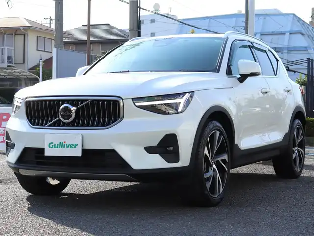 ボルボ ボルボ ＸＣ４０ アルティメット B4 AWD 神奈川県 2022(令4)年 0.2万km パール ワンオーナー/純正ナビ/全周囲バックカメラ/アイドリングストップ/クルーズコントロール/ドアバイザー/プッシュスタート/パワーバックドア/ETC2.0/LEDヘッドライト/ドラレコ（前後）/保証書/スペアスマートキー