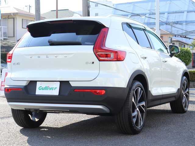 ボルボ ボルボ ＸＣ４０ アルティメット B4 AWD 神奈川県 2022(令4)年 0.2万km パール ワンオーナー/純正ナビ/全周囲バックカメラ/アイドリングストップ/クルーズコントロール/ドアバイザー/プッシュスタート/パワーバックドア/ETC2.0/LEDヘッドライト/ドラレコ（前後）/保証書/スペアスマートキー