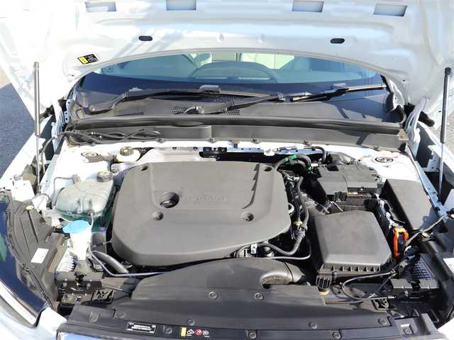 ボルボ ボルボ ＸＣ４０ アルティメット B4 AWD 神奈川県 2022(令4)年 0.2万km パール ワンオーナー/純正ナビ/全周囲バックカメラ/アイドリングストップ/クルーズコントロール/ドアバイザー/プッシュスタート/パワーバックドア/ETC2.0/LEDヘッドライト/ドラレコ（前後）/保証書/スペアスマートキー