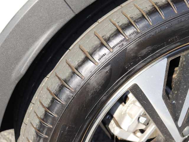 ボルボ ボルボ ＸＣ４０ アルティメット B4 AWD 神奈川県 2022(令4)年 0.2万km パール ワンオーナー/純正ナビ/全周囲バックカメラ/アイドリングストップ/クルーズコントロール/ドアバイザー/プッシュスタート/パワーバックドア/ETC2.0/LEDヘッドライト/ドラレコ（前後）/保証書/スペアスマートキー