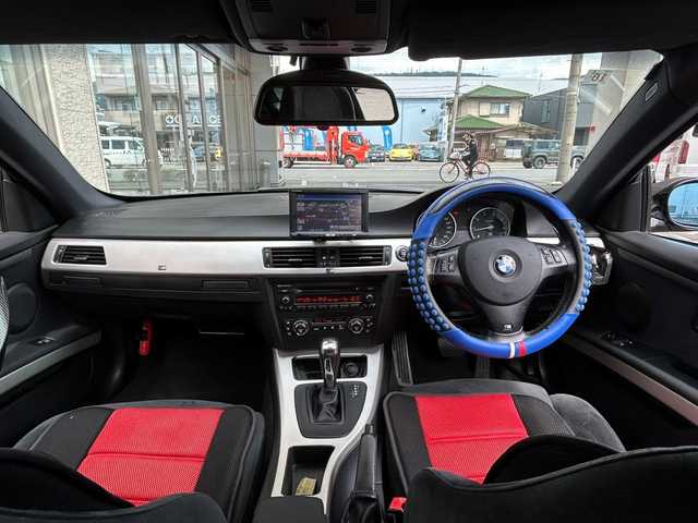 ＢＭＷ ３２０ｉ クーペ 大阪府 2009(平21)年 9.6万km スパークリンググラファイトM サンルーフ/純正１９インチAW/社外ナビフルセグTV/革巻きステアリング/クールボックス/前席パワーシート/純正ETC/スマートキー/スペアキー/保証書・取扱説明書