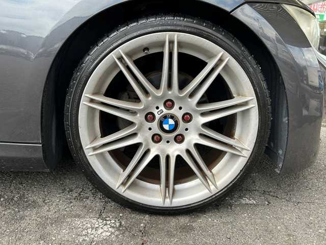 ＢＭＷ ３２０ｉ クーペ 大阪府 2009(平21)年 9.6万km スパークリンググラファイトM サンルーフ/純正１９インチAW/社外ナビフルセグTV/革巻きステアリング/クールボックス/前席パワーシート/純正ETC/スマートキー/スペアキー/保証書・取扱説明書