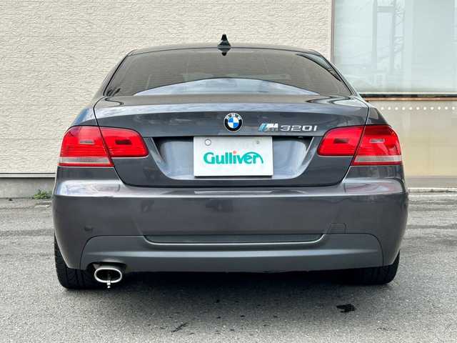 ＢＭＷ ３２０ｉ クーペ 大阪府 2009(平21)年 9.6万km スパークリンググラファイトM サンルーフ/純正１９インチAW/社外ナビフルセグTV/革巻きステアリング/クールボックス/前席パワーシート/純正ETC/スマートキー/スペアキー/保証書・取扱説明書