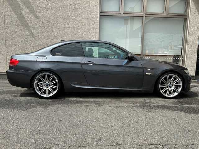 ＢＭＷ ３２０ｉ クーペ 大阪府 2009(平21)年 9.6万km スパークリンググラファイトM サンルーフ/純正１９インチAW/社外ナビフルセグTV/革巻きステアリング/クールボックス/前席パワーシート/純正ETC/スマートキー/スペアキー/保証書・取扱説明書