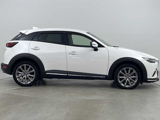 マツダ ＣＸ－３ XD エクスクルーシブモッズ 道央・札幌 2018(平30)年 4.7万km スノーフレイクホワイトパールマイカ ・純正ナビ&CD&DVD&BT/・360°ビューモニター/・i-ACTIVSENSE/・シティブレーキサポート/・ブラインドスポットモニター/・車線逸脱警報システム/・交通標識認識機能/・レーンキープアシスト/・クルーズコントロール/・パーキングセンサー/・アイドリングストップ/・社外前後ドライブレコーダー/・ビルトインETC/・ヘッドアップディスプレイ/・D席メモリ付きパワーシート/・前席シートヒーター/・レザーシート/・ステアリングヒーター/・ステアリングスイッチ/・革巻きステアリング/・パドルシフト/・オートワイパー/・ドアミラーヒーター/・プッシュスタート/・純正フロアマット/・LEDヘッドライト/・LEDフォグランプ/・オートライト/・オートマチックハイビーム/・スマートキー