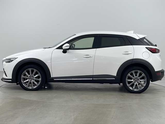 マツダ ＣＸ－３ XD エクスクルーシブモッズ 道央・札幌 2018(平30)年 4.7万km スノーフレイクホワイトパールマイカ ・純正ナビ&CD&DVD&BT/・360°ビューモニター/・i-ACTIVSENSE/・シティブレーキサポート/・ブラインドスポットモニター/・車線逸脱警報システム/・交通標識認識機能/・レーンキープアシスト/・クルーズコントロール/・パーキングセンサー/・アイドリングストップ/・社外前後ドライブレコーダー/・ビルトインETC/・ヘッドアップディスプレイ/・D席メモリ付きパワーシート/・前席シートヒーター/・レザーシート/・ステアリングヒーター/・ステアリングスイッチ/・革巻きステアリング/・パドルシフト/・オートワイパー/・ドアミラーヒーター/・プッシュスタート/・純正フロアマット/・LEDヘッドライト/・LEDフォグランプ/・オートライト/・オートマチックハイビーム/・スマートキー