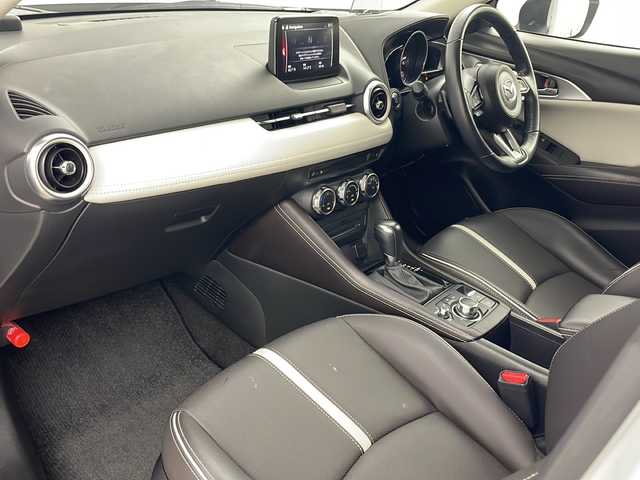 マツダ ＣＸ－３ XD エクスクルーシブモッズ 道央・札幌 2018(平30)年 4.7万km スノーフレイクホワイトパールマイカ ・純正ナビ&CD&DVD&BT/・360°ビューモニター/・i-ACTIVSENSE/・シティブレーキサポート/・ブラインドスポットモニター/・車線逸脱警報システム/・交通標識認識機能/・レーンキープアシスト/・クルーズコントロール/・パーキングセンサー/・アイドリングストップ/・社外前後ドライブレコーダー/・ビルトインETC/・ヘッドアップディスプレイ/・D席メモリ付きパワーシート/・前席シートヒーター/・レザーシート/・ステアリングヒーター/・ステアリングスイッチ/・革巻きステアリング/・パドルシフト/・オートワイパー/・ドアミラーヒーター/・プッシュスタート/・純正フロアマット/・LEDヘッドライト/・LEDフォグランプ/・オートライト/・オートマチックハイビーム/・スマートキー