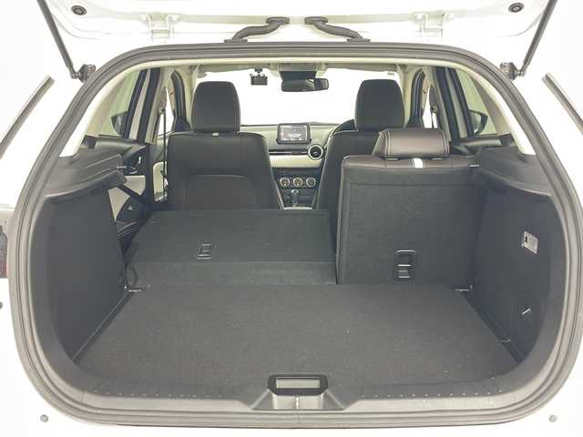 マツダ ＣＸ－３ XD エクスクルーシブモッズ 道央・札幌 2018(平30)年 4.7万km スノーフレイクホワイトパールマイカ ・純正ナビ&CD&DVD&BT/・360°ビューモニター/・i-ACTIVSENSE/・シティブレーキサポート/・ブラインドスポットモニター/・車線逸脱警報システム/・交通標識認識機能/・レーンキープアシスト/・クルーズコントロール/・パーキングセンサー/・アイドリングストップ/・社外前後ドライブレコーダー/・ビルトインETC/・ヘッドアップディスプレイ/・D席メモリ付きパワーシート/・前席シートヒーター/・レザーシート/・ステアリングヒーター/・ステアリングスイッチ/・革巻きステアリング/・パドルシフト/・オートワイパー/・ドアミラーヒーター/・プッシュスタート/・純正フロアマット/・LEDヘッドライト/・LEDフォグランプ/・オートライト/・オートマチックハイビーム/・スマートキー