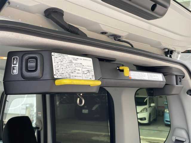 ダイハツ タント カスタム RS 千葉県 2023(令5)年 0.2万km シャイニングホワイトパール 福祉車両/助手席ウェルカムターンシート/トランククレーン式車いす収納装置/純正ナビ（Bluetooth、CD/DVD、フルセグTV）/HDMI/USB/衝突被害軽減ブレーキ/クリアランスソナー/電子パーキングブレーキ/シートヒーター/ハーフレザーシート/フォグランプ/LEDヘッドライト/オートライト/ドライブレコーダー/ETC/ドアバイザー/