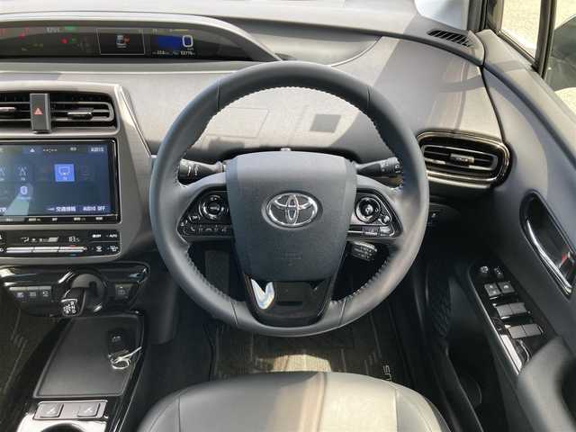 トヨタ プリウス S ツーリングセレ ブラックED 広島県 2021(令3)年 5.3万km プレシャスブラックパール 純正9インチナビ/フルセグ/DVD/CD/BT/全方位カメラ・ビルトインETC/トヨタセーフティセンス/アダプティブクルーズコントロール/前後ドライブレコーダー/前席シートヒーター/黒レザーシート/AC100V/LEDヘットライト/純正17インチアルミホイール/プッシュエンジンスタート/スマートキー/リアスモーク