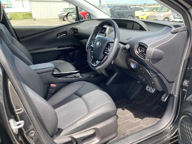 トヨタ プリウス S ツーリングセレ ブラックED 広島県 2021(令3)年 5.3万km プレシャスブラックパール 純正9インチナビ/フルセグ/DVD/CD/BT/全方位カメラ・ビルトインETC/トヨタセーフティセンス/アダプティブクルーズコントロール/前後ドライブレコーダー/前席シートヒーター/黒レザーシート/AC100V/LEDヘットライト/純正17インチアルミホイール/プッシュエンジンスタート/スマートキー/リアスモーク