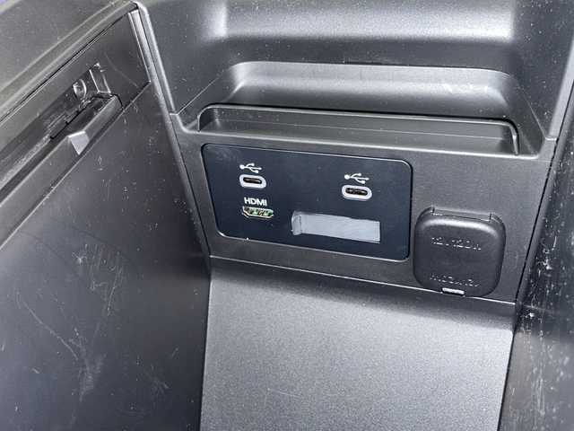 マツダ ＣＸ－３０ XD Sパッケージ 宮崎県 2025(令7)年 0.9万km ジェットブラックマイカ ワンオーナー/i-ACTIVSENSE/〇スマート・ブレーキ・サポート/〇AT誤発進抑制制御［前進時/後退時］/〇車線逸脱警報システム/〇レーンキープ・アシスト・システム/〇オートマチックハイビーム/〇ブラインド・スポット・モニタリング/〇後側方接近車両検知/〇前側方接近車両検知/〇マツダ・レーダー・クルーズ・コントロール/〇クルージング&トラフィック・サポート/〇ドライバー・アテンション・アラート/〇ヘッドアップディスプレイ/純正１０．２５インチセンターディスプレイ/フルセグTV/Bluetooth/３６０°ビュー・モニター/電動リアゲート/LEDヘッドライト/ワイヤレス充電/前後ドライブレコーダー/アイドリングストップ/純正18インチAW/ETC/保証書/取扱説明書