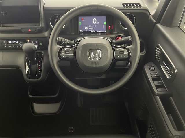 ホンダ Ｎ ＢＯＸ カスタム 宮崎県 2024(令6)年 0.1万km クリスタルブラックパール 禁煙車/バックカメラ/片側パワースライドドア/ホンダセンシング/・衝突軽減ブレーキ（CMBS）/・先行車発進お知らせ機能/・歩行者事故低減ステアリング/・路外逸脱抑制機能/・標識認識機能/・渋滞追従機能付アダプティブクルーズコントロール（ACC）/・車線維持支援システム（LKAS）/・誤発進抑制機能/・後方誤発進抑制機能/・近距離衝突軽減ブレーキ/・急アクセル抑制機能/・パーキングセンサーシステム/電動パーキングブレーキ/オートブレーキホールド/シートヒーター（前席）/LEDヘッドライト/LEDシーケンシャルターンランプ/リアサンシェード/フロアマット