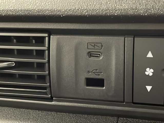 ホンダ Ｎ ＢＯＸ カスタム 宮崎県 2024(令6)年 0.1万km クリスタルブラックパール 禁煙車/バックカメラ/片側パワースライドドア/ホンダセンシング/・衝突軽減ブレーキ（CMBS）/・先行車発進お知らせ機能/・歩行者事故低減ステアリング/・路外逸脱抑制機能/・標識認識機能/・渋滞追従機能付アダプティブクルーズコントロール（ACC）/・車線維持支援システム（LKAS）/・誤発進抑制機能/・後方誤発進抑制機能/・近距離衝突軽減ブレーキ/・急アクセル抑制機能/・パーキングセンサーシステム/電動パーキングブレーキ/オートブレーキホールド/シートヒーター（前席）/LEDヘッドライト/LEDシーケンシャルターンランプ/リアサンシェード/フロアマット