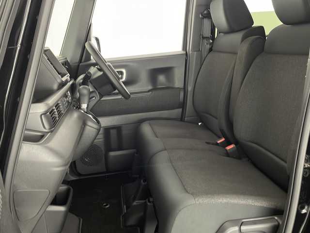 ホンダ Ｎ ＢＯＸ カスタム 宮崎県 2024(令6)年 0.1万km クリスタルブラックパール 禁煙車/バックカメラ/片側パワースライドドア/ホンダセンシング/・衝突軽減ブレーキ（CMBS）/・先行車発進お知らせ機能/・歩行者事故低減ステアリング/・路外逸脱抑制機能/・標識認識機能/・渋滞追従機能付アダプティブクルーズコントロール（ACC）/・車線維持支援システム（LKAS）/・誤発進抑制機能/・後方誤発進抑制機能/・近距離衝突軽減ブレーキ/・急アクセル抑制機能/・パーキングセンサーシステム/電動パーキングブレーキ/オートブレーキホールド/シートヒーター（前席）/LEDヘッドライト/LEDシーケンシャルターンランプ/リアサンシェード/フロアマット