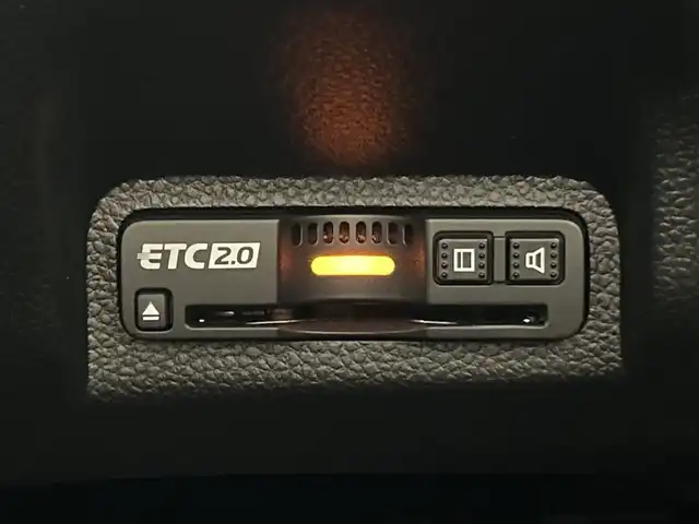 ホンダ ヴェゼル ハイブリッド e:HEV Z 愛知県 2025(令7)年 0.1千km クリスタルブラックパール 登録済未使用車/純正9インチナビ/（AM/FM/フルセグTV/Bluetooth）/バックカメラ/ワイヤレス充電/ホンダセンシング/・衝突軽減ブレーキ/・レーンキープアシスト/・レーダークルーズコントロール/・オートマチックハイビーム/・クリアランスソナー/ブラインドスポットモニター/ETC2.0/シートヒーター/ステアリングヒーター/チップアップシート/ハーフレザー/パドルシフト/パワーバックドア/スマートキー/プッシュスタート/LEDヘッドライト/フロントフォグランプ/ダウンヒルアシスト/純正アルミホイール/横滑り防止装置/電動格納ミラー/ステアリングスイッチ