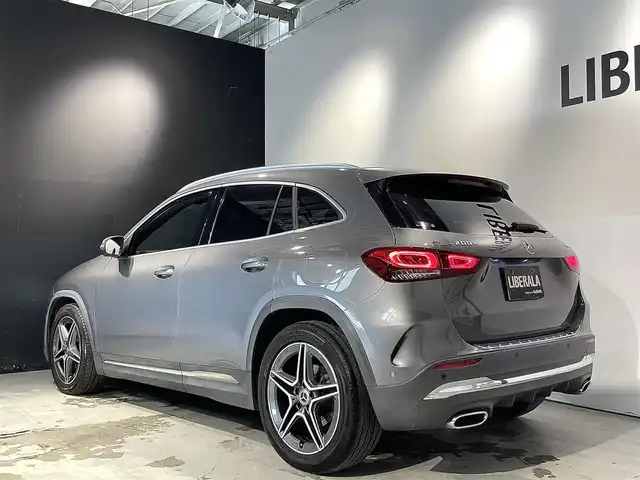 メルセデス・ベンツ ＧＬＡ２００ｄ 4マチック AMGライン 道央・札幌 2020(令2)年 4.8万km マウンテングレー AMGラインpkg/・AMGスタイリングパッケージ（フロントスポイラー、サイド＆リアスカート）/・MercedesBenzロゴ付きブレーキキャリパー/・ステンレスアクセル＆ブレーキペダル（ラバースタッド付）/・本革巻マルチファンクションステアリング（ペダルシフト付）/・レザーDINAMICAシート/・カーボン調インテリアトリム・スポーツコンフォートサスペンション/・１９インチAMG５ツインスポークアルミホイール/・マルチビームLEDヘッドライト/・アダプティブハイビームアシスト・プラス/・アンビエントライト（６４色）/アドバンスドpkg/・ヘッドアップディスプレイ/・アドバンスドサウンドシステム/ドライブレコーダー（フロント）/レーダーセーフティpkg/・アダプティブディスタンスアシスト・ディストロニック/・アクティブブレーキアシスト/・PRE-SAFE/・PRE-SAFEプラス/・緊急回避補助システム/・渋滞時緊急ブレーキ機能/・アクティブブラインドスポットアシスト/・アクティブレーンキーピングアシスト/・アクティブステアリングアシスト/３６０度カメラ/パワーテールゲート/パノラミックスライディングルーフ/ETC/・保証書有