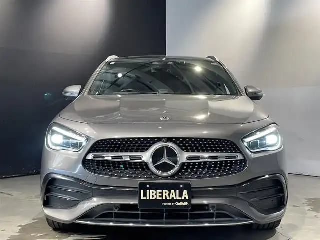 メルセデス・ベンツ ＧＬＡ２００ｄ 4マチック AMGライン 道央・札幌 2020(令2)年 4.8万km マウンテングレー AMGラインpkg/・AMGスタイリングパッケージ（フロントスポイラー、サイド＆リアスカート）/・MercedesBenzロゴ付きブレーキキャリパー/・ステンレスアクセル＆ブレーキペダル（ラバースタッド付）/・本革巻マルチファンクションステアリング（ペダルシフト付）/・レザーDINAMICAシート/・カーボン調インテリアトリム・スポーツコンフォートサスペンション/・１９インチAMG５ツインスポークアルミホイール/・マルチビームLEDヘッドライト/・アダプティブハイビームアシスト・プラス/・アンビエントライト（６４色）/アドバンスドpkg/・ヘッドアップディスプレイ/・アドバンスドサウンドシステム/ドライブレコーダー（フロント）/レーダーセーフティpkg/・アダプティブディスタンスアシスト・ディストロニック/・アクティブブレーキアシスト/・PRE-SAFE/・PRE-SAFEプラス/・緊急回避補助システム/・渋滞時緊急ブレーキ機能/・アクティブブラインドスポットアシスト/・アクティブレーンキーピングアシスト/・アクティブステアリングアシスト/３６０度カメラ/パワーテールゲート/パノラミックスライディングルーフ/ETC/・保証書有