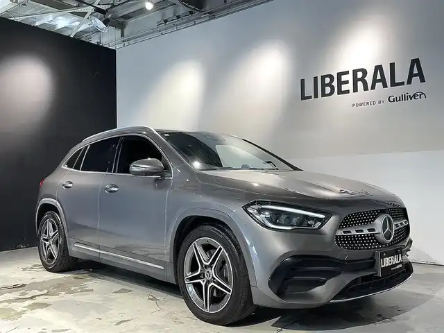メルセデス・ベンツ ＧＬＡ２００ｄ 4マチック AMGライン 道央・札幌 2020(令2)年 4.8万km マウンテングレー AMGラインpkg/・AMGスタイリングパッケージ（フロントスポイラー、サイド＆リアスカート）/・MercedesBenzロゴ付きブレーキキャリパー/・ステンレスアクセル＆ブレーキペダル（ラバースタッド付）/・本革巻マルチファンクションステアリング（ペダルシフト付）/・レザーDINAMICAシート/・カーボン調インテリアトリム・スポーツコンフォートサスペンション/・１９インチAMG５ツインスポークアルミホイール/・マルチビームLEDヘッドライト/・アダプティブハイビームアシスト・プラス/・アンビエントライト（６４色）/アドバンスドpkg/・ヘッドアップディスプレイ/・アドバンスドサウンドシステム/ドライブレコーダー（フロント）/レーダーセーフティpkg/・アダプティブディスタンスアシスト・ディストロニック/・アクティブブレーキアシスト/・PRE-SAFE/・PRE-SAFEプラス/・緊急回避補助システム/・渋滞時緊急ブレーキ機能/・アクティブブラインドスポットアシスト/・アクティブレーンキーピングアシスト/・アクティブステアリングアシスト/３６０度カメラ/パワーテールゲート/パノラミックスライディングルーフ/ETC/・保証書有