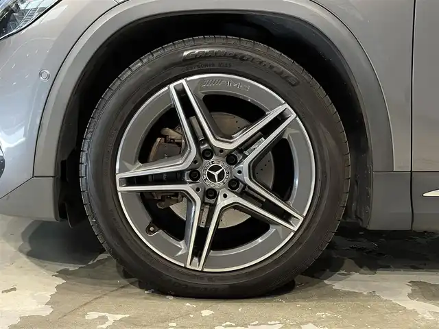 メルセデス・ベンツ ＧＬＡ２００ｄ 4マチック AMGライン 道央・札幌 2020(令2)年 4.8万km マウンテングレー AMGラインpkg/・AMGスタイリングパッケージ（フロントスポイラー、サイド＆リアスカート）/・MercedesBenzロゴ付きブレーキキャリパー/・ステンレスアクセル＆ブレーキペダル（ラバースタッド付）/・本革巻マルチファンクションステアリング（ペダルシフト付）/・レザーDINAMICAシート/・カーボン調インテリアトリム・スポーツコンフォートサスペンション/・１９インチAMG５ツインスポークアルミホイール/・マルチビームLEDヘッドライト/・アダプティブハイビームアシスト・プラス/・アンビエントライト（６４色）/アドバンスドpkg/・ヘッドアップディスプレイ/・アドバンスドサウンドシステム/ドライブレコーダー（フロント）/レーダーセーフティpkg/・アダプティブディスタンスアシスト・ディストロニック/・アクティブブレーキアシスト/・PRE-SAFE/・PRE-SAFEプラス/・緊急回避補助システム/・渋滞時緊急ブレーキ機能/・アクティブブラインドスポットアシスト/・アクティブレーンキーピングアシスト/・アクティブステアリングアシスト/３６０度カメラ/パワーテールゲート/パノラミックスライディングルーフ/ETC/・保証書有