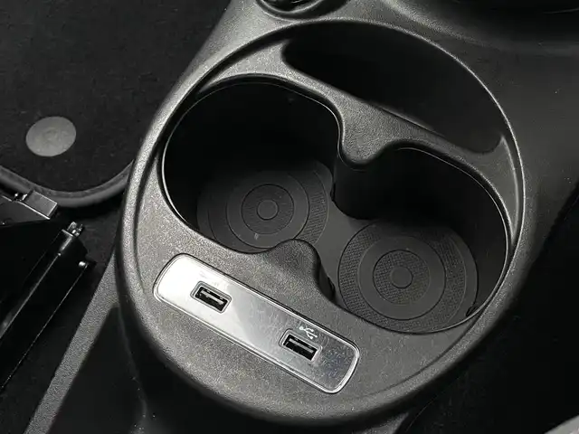 アバルト ５９５ コンペティツィオーネ 三重県 2020(令2)年 4.9万km ガンＭ ＯＺレーシングアルミ　/ＡＳＳＯマフラーカッター　/地デジチューナー　/カープレイ　/バックカメラ　/ＥＴＣ　/１オーナー　/純正アルミ有　/サベルトシート　/キセノンヘッドライト　/ＫＯＩＮ製ショック　/ハイパフォコイル/Bluetooth