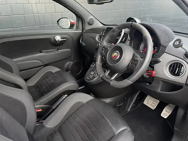 アバルト ５９５ コンペティツィオーネ 三重県 2020(令2)年 4.9万km ガンＭ ＯＺレーシングアルミ　/ＡＳＳＯマフラーカッター　/地デジチューナー　/カープレイ　/バックカメラ　/ＥＴＣ　/１オーナー　/純正アルミ有　/サベルトシート　/キセノンヘッドライト　/ＫＯＩＮ製ショック　/ハイパフォコイル/Bluetooth