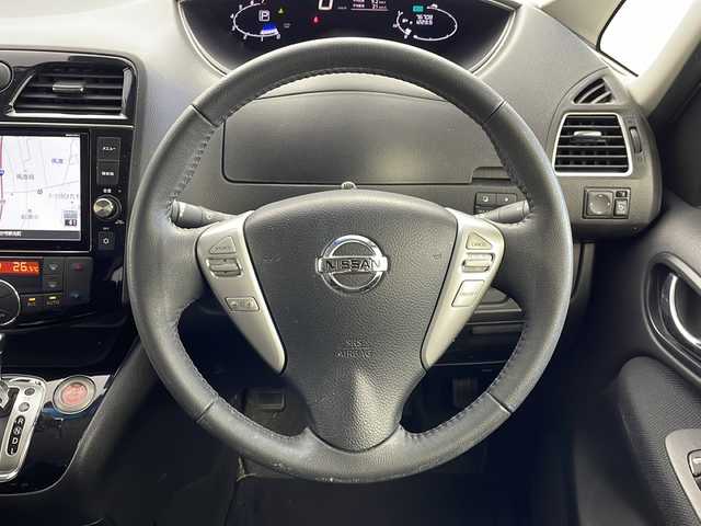 日産 セレナ HWS S HV Vセレ +SeftyⅡ 茨城県 2016(平28)年 7.7万km インペリアルアンバーP 純正ナビ/衝突軽減ブレーキ/両側電動スライドドア/全方位カメラ　/後席モニター/クルーズコントロール/ETC/ドライブレコーダー/純正フロアマット/純正アルミホイール/LEDヘッドライト/フォグランプ/オートライト/スマートキー