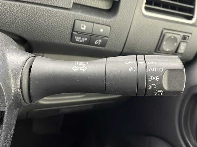 日産 セレナ HWS S HV Vセレ +SeftyⅡ 茨城県 2016(平28)年 7.7万km インペリアルアンバーP 純正ナビ/衝突軽減ブレーキ/両側電動スライドドア/全方位カメラ　/後席モニター/クルーズコントロール/ETC/ドライブレコーダー/純正フロアマット/純正アルミホイール/LEDヘッドライト/フォグランプ/オートライト/スマートキー