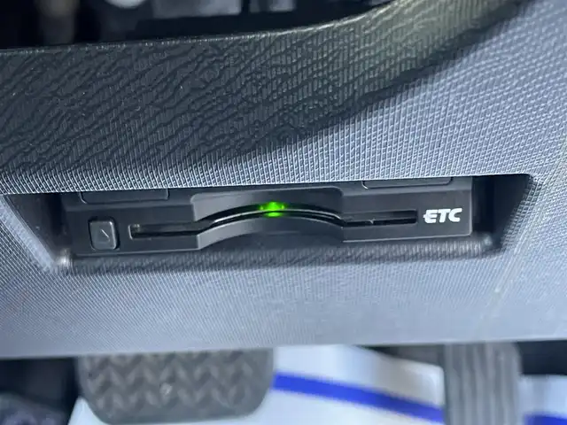 トヨタ アクア X－URBAN 鳥取県 2015(平27)年 10.1万km ブラックマイカ (株)IDOMが運営する【じしゃロン鳥取店】の自社ローン専用車両になります。こちらは現金またはオートローンご利用時の価格です。自社ローンご希望の方は別途その旨お申付け下さい/社外ナビ（CN-RS01WD）/・フルセグTV/・AM/FM/・CD/DVD/・Bluetooth接続/バックカメラ/純正アルミホイール/純正フロアマット/リモコンキー/ETC