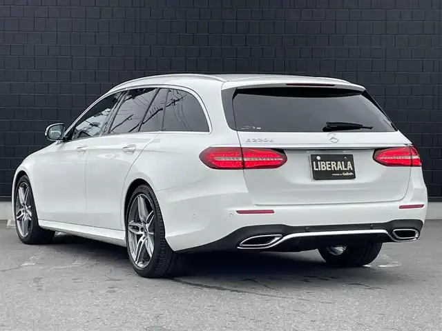 メルセデス・ベンツ Ｅ２２０ｄ SWアバンギャルド AMGライン 埼玉県 2020(令2)年 4.3万km ポーラホワイト 黒革シート/レザーパッケージ/エアバランスパッケージ/Ｂｕｒｍｅｓｔｅｒ/純正HDDナビ/(Bluetooth/USB/フルセグ)/３６０度カメラ/アダプティブクルーズコントロール/ブラインドスポットモニター/シートヒーター/パークアシスト/ＬＥＤ