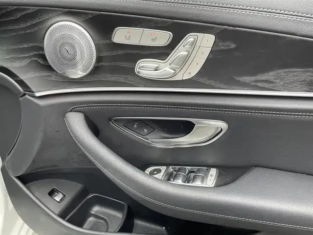 メルセデス・ベンツ Ｅ２２０ｄ SWアバンギャルド AMGライン 埼玉県 2020(令2)年 4.3万km ポーラホワイト 黒革シート/レザーパッケージ/エアバランスパッケージ/Ｂｕｒｍｅｓｔｅｒ/純正HDDナビ/(Bluetooth/USB/フルセグ)/３６０度カメラ/アダプティブクルーズコントロール/ブラインドスポットモニター/シートヒーター/パークアシスト/ＬＥＤ