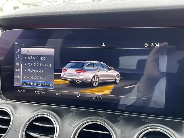 メルセデス・ベンツ Ｅ２２０ｄ SWアバンギャルド AMGライン 埼玉県 2020(令2)年 4.3万km ポーラホワイト 黒革シート/レザーパッケージ/エアバランスパッケージ/Ｂｕｒｍｅｓｔｅｒ/純正HDDナビ/(Bluetooth/USB/フルセグ)/３６０度カメラ/アダプティブクルーズコントロール/ブラインドスポットモニター/シートヒーター/パークアシスト/ＬＥＤ