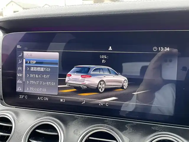 メルセデス・ベンツ Ｅ２２０ｄ SWアバンギャルド AMGライン 埼玉県 2020(令2)年 4.3万km ポーラホワイト 黒革シート/レザーパッケージ/エアバランスパッケージ/Ｂｕｒｍｅｓｔｅｒ/純正HDDナビ/(Bluetooth/USB/フルセグ)/３６０度カメラ/アダプティブクルーズコントロール/ブラインドスポットモニター/シートヒーター/パークアシスト/ＬＥＤ