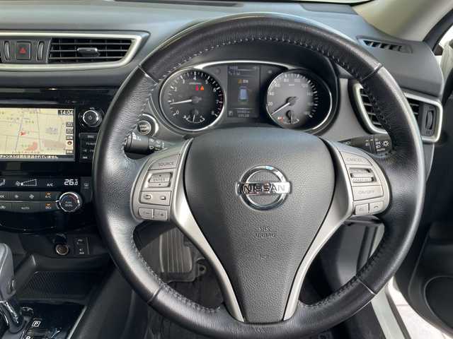 日産 エクストレイル 20Xtt エマージェンシーブレーキ 愛知県 2017(平29)年 5.5万km ブリリアントホワイトパール 純正ナビ/全方位カメラ/クルーズコントロール/シートヒーター/ワンセグ/ＣＤ/バックカメラ/電動リアゲート/コーナーセンサー/純正アルミホイール/ＥＴＣ/LEDヘッドライト/ドライブレコーダー/ステアリングスイッチ/スマートキー/プッシュスタート