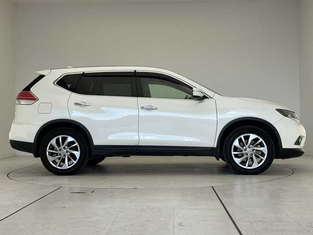 日産 エクストレイル 20Xtt エマージェンシーブレーキ 愛知県 2017(平29)年 5.5万km ブリリアントホワイトパール 純正ナビ/全方位カメラ/クルーズコントロール/シートヒーター/ワンセグ/ＣＤ/バックカメラ/電動リアゲート/コーナーセンサー/純正アルミホイール/ＥＴＣ/LEDヘッドライト/ドライブレコーダー/ステアリングスイッチ/スマートキー/プッシュスタート