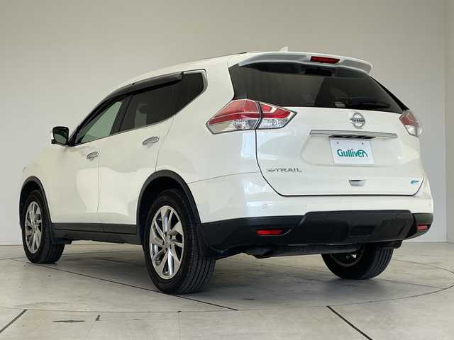 日産 エクストレイル 20Xtt エマージェンシーブレーキ 愛知県 2017(平29)年 5.5万km ブリリアントホワイトパール 純正ナビ/全方位カメラ/クルーズコントロール/シートヒーター/ワンセグ/ＣＤ/バックカメラ/電動リアゲート/コーナーセンサー/純正アルミホイール/ＥＴＣ/LEDヘッドライト/ドライブレコーダー/ステアリングスイッチ/スマートキー/プッシュスタート
