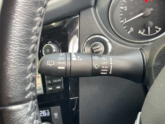 日産 エクストレイル 20Xtt エマージェンシーブレーキ 愛知県 2017(平29)年 5.5万km ブリリアントホワイトパール 純正ナビ/全方位カメラ/クルーズコントロール/シートヒーター/ワンセグ/ＣＤ/バックカメラ/電動リアゲート/コーナーセンサー/純正アルミホイール/ＥＴＣ/LEDヘッドライト/ドライブレコーダー/ステアリングスイッチ/スマートキー/プッシュスタート