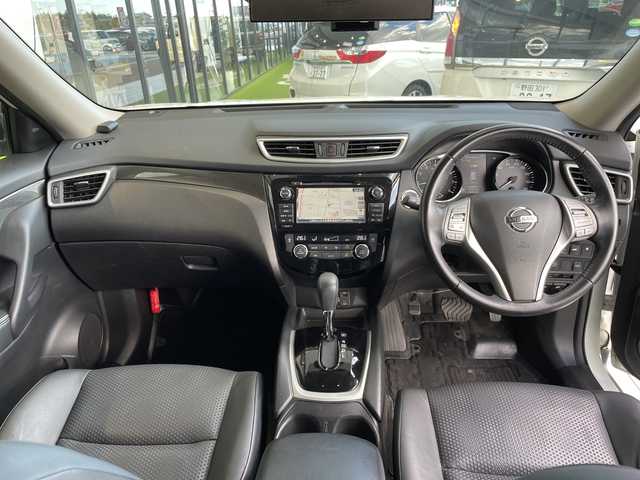 日産 エクストレイル 20Xtt エマージェンシーブレーキ 愛知県 2017(平29)年 5.5万km ブリリアントホワイトパール 純正ナビ/全方位カメラ/クルーズコントロール/シートヒーター/ワンセグ/ＣＤ/バックカメラ/電動リアゲート/コーナーセンサー/純正アルミホイール/ＥＴＣ/LEDヘッドライト/ドライブレコーダー/ステアリングスイッチ/スマートキー/プッシュスタート