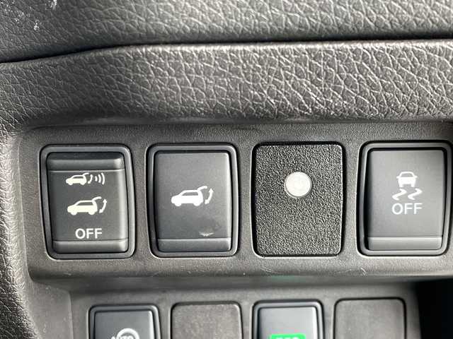 日産 エクストレイル 20Xtt エマージェンシーブレーキ 愛知県 2017(平29)年 5.5万km ブリリアントホワイトパール 純正ナビ/全方位カメラ/クルーズコントロール/シートヒーター/ワンセグ/ＣＤ/バックカメラ/電動リアゲート/コーナーセンサー/純正アルミホイール/ＥＴＣ/LEDヘッドライト/ドライブレコーダー/ステアリングスイッチ/スマートキー/プッシュスタート