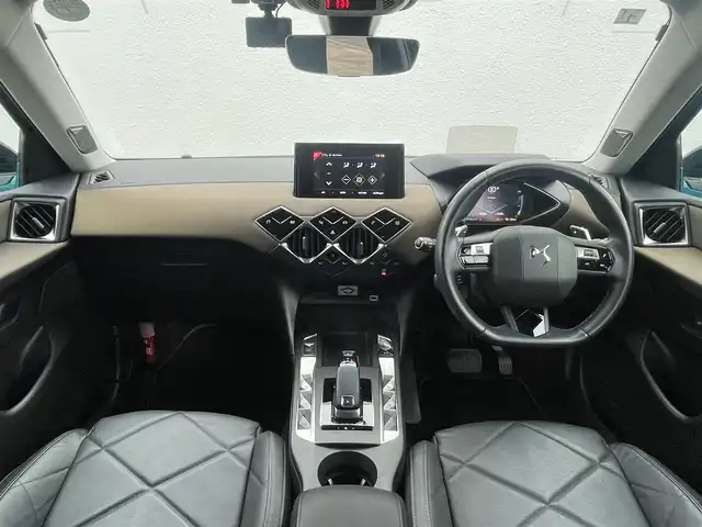 ＤＳオートモビル ＤＳ３ クロスバック グランシック 東京都 2021(令3)年 5.8万km 緑Ⅱ 純正ナビ/DTV/バックカメラ/黒革シート/ヘッドアップディスプレイ/ドライブレコーダー/ETC/純正USB/Bluetoothオーディオ/レーンアシスト/ブラインドスポットモニター/アダプティブクルーズコントロール/パドルシフト/LEDヘッドライト/スマートキー