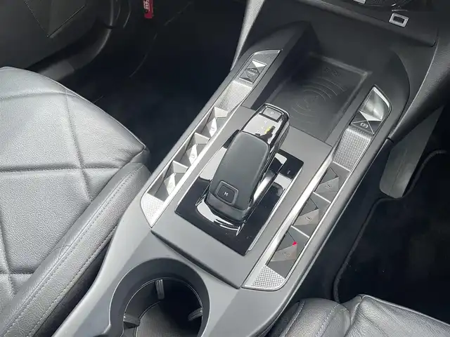 ＤＳオートモビル ＤＳ３ クロスバック グランシック 東京都 2021(令3)年 5.8万km 緑Ⅱ 純正ナビ/DTV/バックカメラ/黒革シート/ヘッドアップディスプレイ/ドライブレコーダー/ETC/純正USB/Bluetoothオーディオ/レーンアシスト/ブラインドスポットモニター/アダプティブクルーズコントロール/パドルシフト/LEDヘッドライト/スマートキー