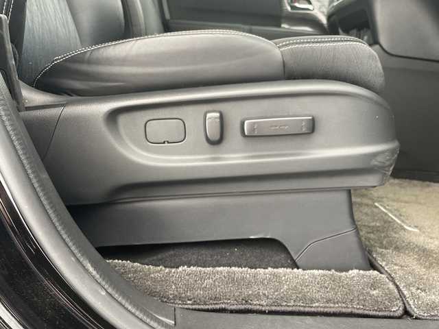 ホンダ オデッセイ アブソルート EX 愛知県 2015(平27)年 4.8万km クリスタルブラックパール ホンダセンシング/純正8型ナビ/フリップダウンモニター/両側パワースライドドア/レーダークルーズコントロール/バックカメラ/パワーシート/純正アルミホイール/LEDヘッドライト/パドルシフト/リアオートエアコン/衝突軽減システム/フルセグ/CD DVD/Bluetooth/ステアリングスイッチ/スマートキー/プッシュスタート