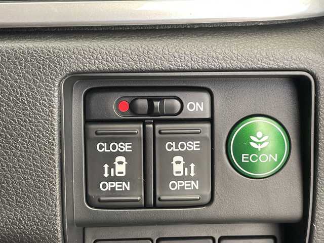 ホンダ オデッセイ アブソルート EX 愛知県 2015(平27)年 4.8万km クリスタルブラックパール ホンダセンシング/純正8型ナビ/フリップダウンモニター/両側パワースライドドア/レーダークルーズコントロール/バックカメラ/パワーシート/純正アルミホイール/LEDヘッドライト/パドルシフト/リアオートエアコン/衝突軽減システム/フルセグ/CD DVD/Bluetooth/ステアリングスイッチ/スマートキー/プッシュスタート