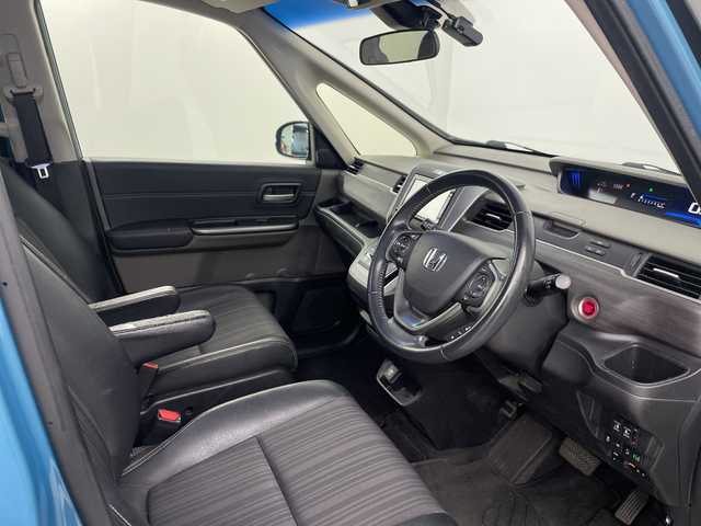 ホンダ フリード G ホンダセンシング 埼玉県 2017(平29)年 9.1万km ブルーホライゾンM 純正ナビ　/（FM/AM/CD/DVD/TV/BT）/バックカメラ/両側パワースライドドア　/レーダレーンキープアシスト　/衝突軽減ブレーキ　/横滑り防止措置　/レーダークルーズコントロール　/ドライブレコーダー　/ビルトインＥＴＣ　/ヒーデットミラードア　/ＬＥＤヘッドライト/革巻きハンドル/純正フロアマット