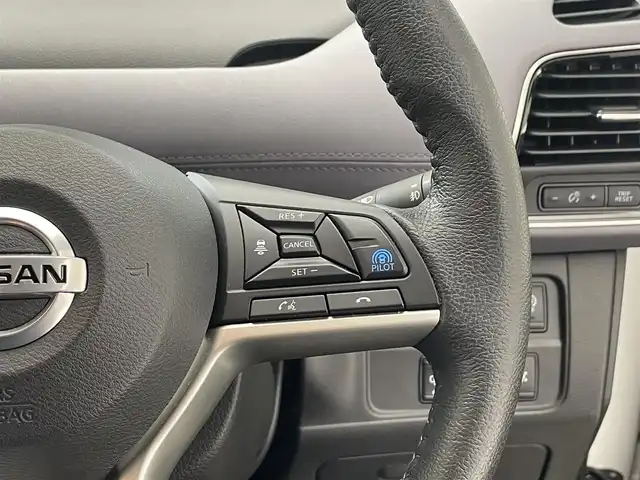 日産 セレナ ハイウェイスター V 滋賀県 2022(令4)年 1.9万km ブリリアントホワイトパール 純正10インチナビ/(CD/DVD/USB/HDMI/Bluetooth/フルセグTV)/プロパイロット/ローダウン/アラウンドビューモニター/両側パワースライドドア/ブラインドスポットモニター/純正デジタルインナーミラー/クリアランスソナー/純正フリップダウンモニター/ETC/ドライブレコーダー/オートライト/LEDヘッドライト