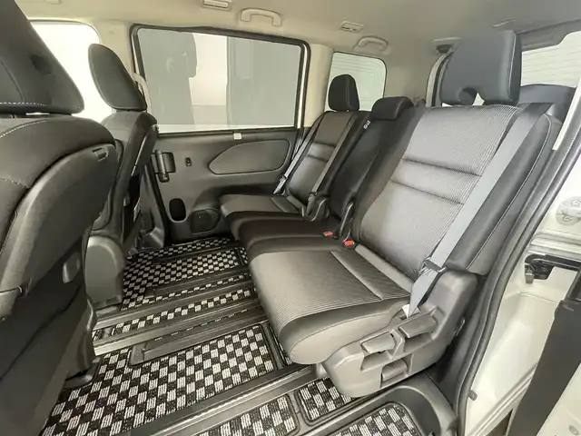 日産 セレナ ハイウェイスター V 滋賀県 2022(令4)年 1.9万km ブリリアントホワイトパール 純正10インチナビ/(CD/DVD/USB/HDMI/Bluetooth/フルセグTV)/プロパイロット/ローダウン/アラウンドビューモニター/両側パワースライドドア/ブラインドスポットモニター/純正デジタルインナーミラー/クリアランスソナー/純正フリップダウンモニター/ETC/ドライブレコーダー/オートライト/LEDヘッドライト