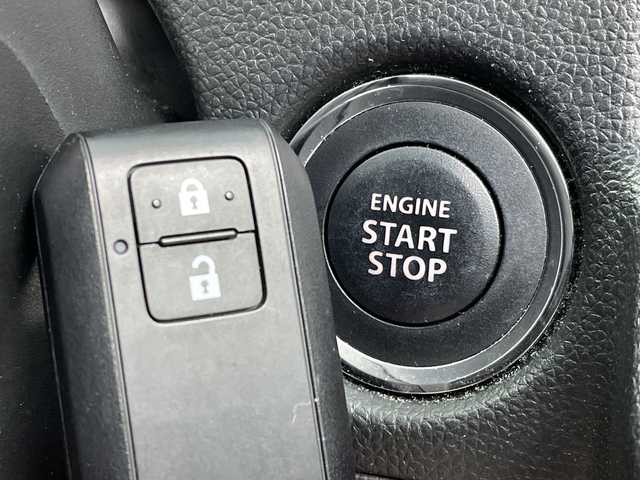 スズキ ワゴンＲ HYBRID FZ 新潟県 2017(平29)年 1万km ブルーイッシュブラックパール3 ClarionCDプレイヤー/USB入力端子/アイドリングストップ/スペアキー/オートエアコン/純正フロアマット/純正アルミホイール/キセノンヘッドライト/純正ドアバイザー/カードホルダー/運転席シートヒーター/ISOFIX