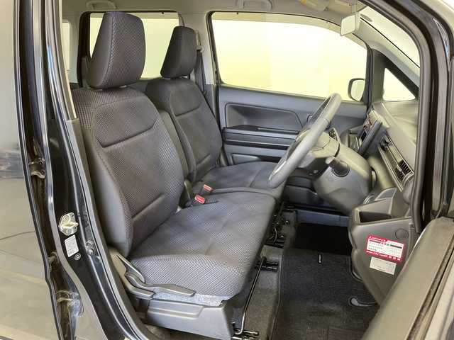 スズキ ワゴンＲ HYBRID FZ 新潟県 2017(平29)年 1万km ブルーイッシュブラックパール3 ClarionCDプレイヤー/USB入力端子/アイドリングストップ/スペアキー/オートエアコン/純正フロアマット/純正アルミホイール/キセノンヘッドライト/純正ドアバイザー/カードホルダー/運転席シートヒーター/ISOFIX