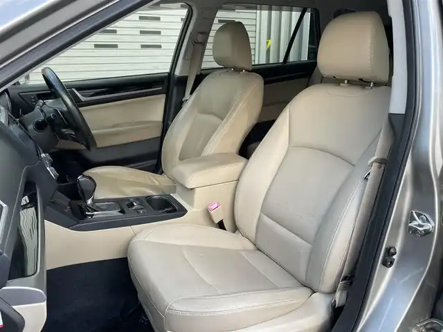 スバル アウトバック リミテッド 道央・札幌 2016(平28)年 10.7万km タングステンM (株)IDOMが運営する【じしゃロン札幌豊平店】の自社ローン対象車両になります。こちらは現金ご利用時の価格です。/自社ローンご希望の方は別途その旨お申付け下さい。/プッシュスタート/レザーシート/パワーシート/純正ナビ・TV/バックカメラ/ドライブレコーダー/ETC