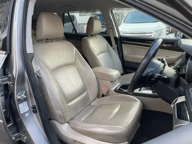 スバル アウトバック リミテッド 道央・札幌 2016(平28)年 10.7万km タングステンM (株)IDOMが運営する【じしゃロン札幌豊平店】の自社ローン対象車両になります。こちらは現金ご利用時の価格です。/自社ローンご希望の方は別途その旨お申付け下さい。/プッシュスタート/レザーシート/パワーシート/純正ナビ・TV/バックカメラ/ドライブレコーダー/ETC